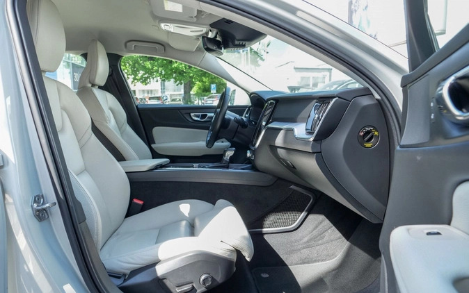 Volvo V60 cena 134900 przebieg: 87389, rok produkcji 2019 z Wronki małe 497